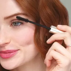 Beyond Lash Volumizing Mascara_02