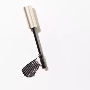 Beyond Lash Volumizing Mascara_05